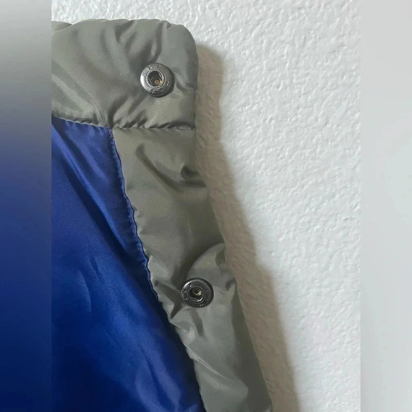 Kids Nautica Puffer Vest in Forest Green with a blue interior. Size 24 months - Picture 7 of 13